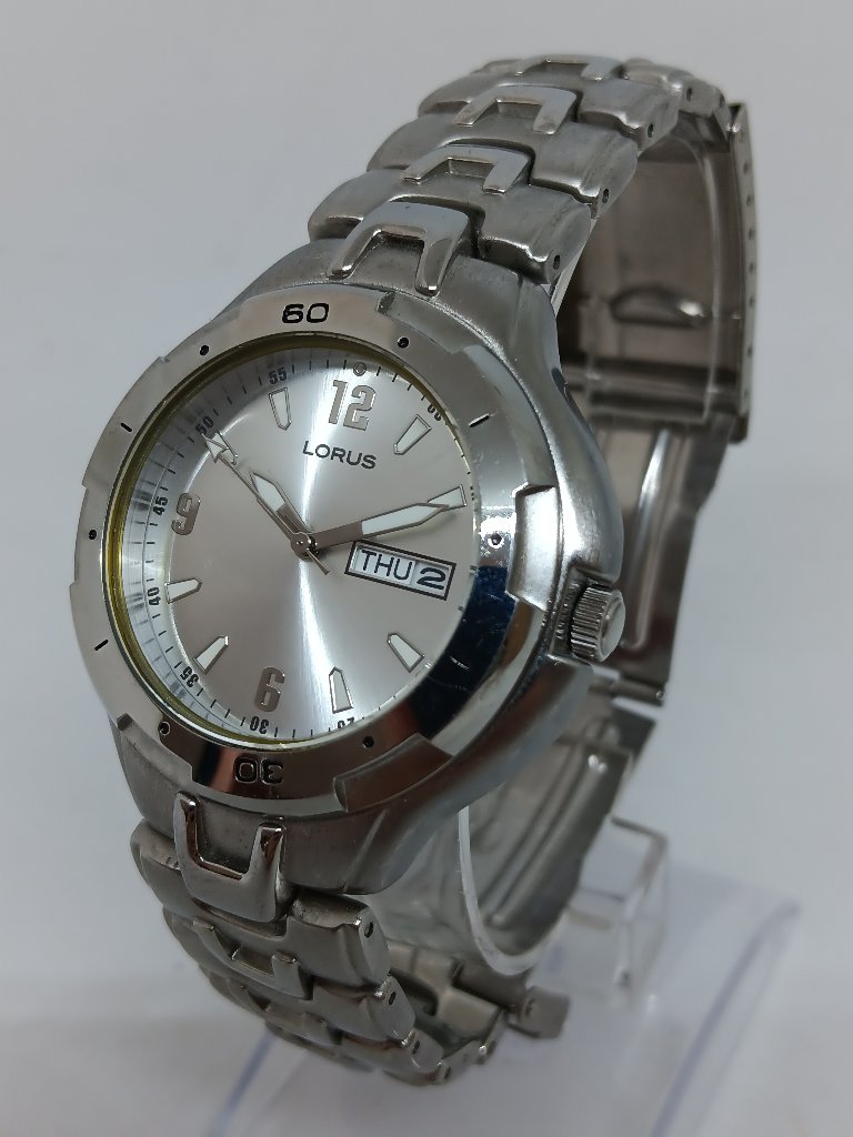 Lorus Lr0662 Unisex 38mm Silver Tone Japanese Quartz Day / Date Watch New Batt